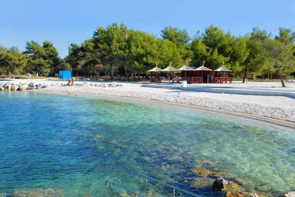 Apartment Sanja Near The Sea, Spacious And Green :) بولا المظهر الخارجي الصورة