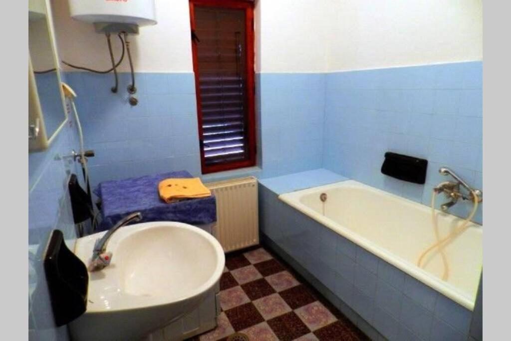 Apartment Sanja Near The Sea, Spacious And Green :) بولا المظهر الخارجي الصورة