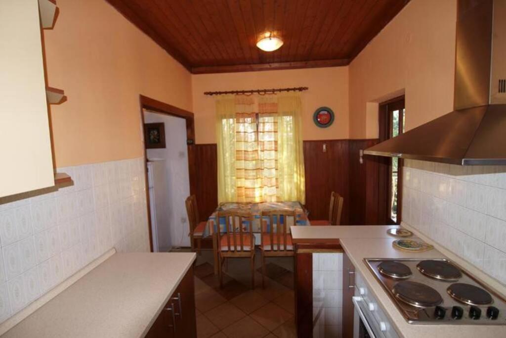 Apartment Sanja Near The Sea, Spacious And Green :) بولا المظهر الخارجي الصورة