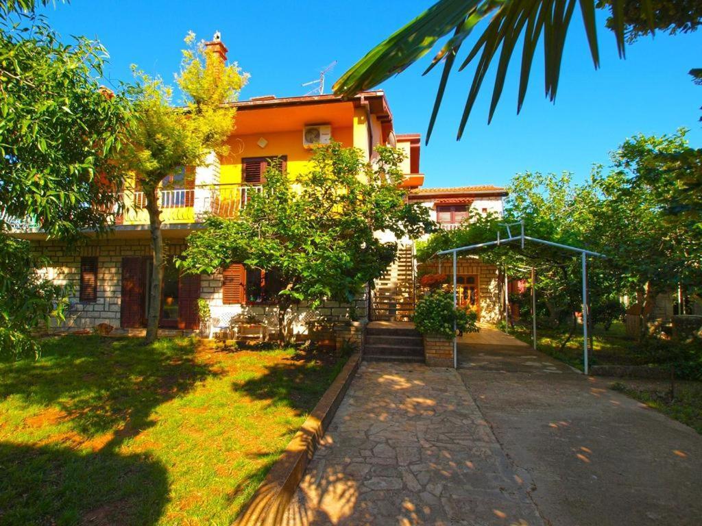 Apartment Sanja Near The Sea, Spacious And Green :) بولا المظهر الخارجي الصورة